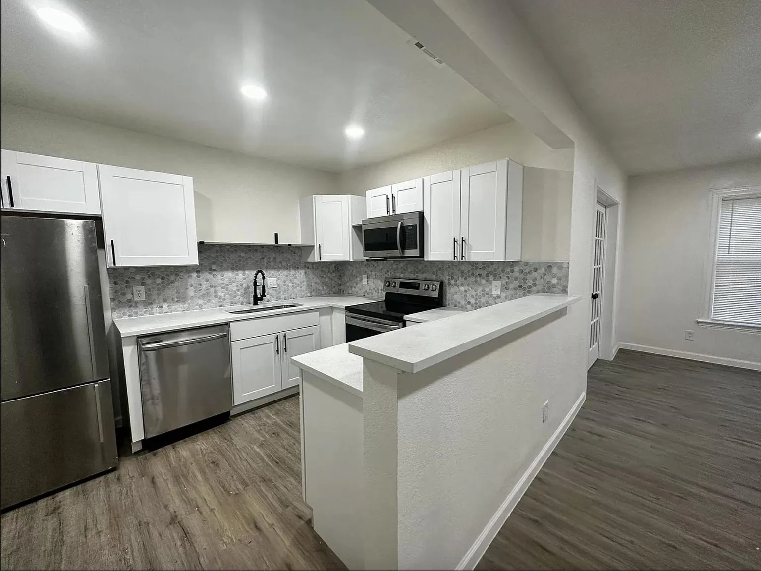 5934 Victor Street - 6
